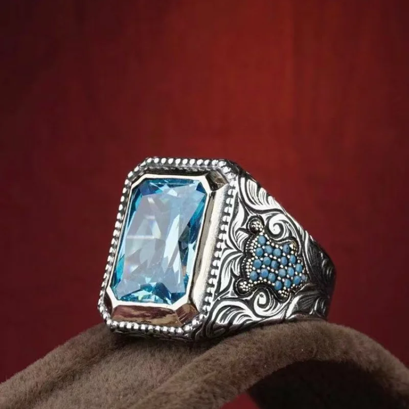 New Punk Boy Fashion Men's Silver Color Craved Geometric Inlaid Blue Crystal Rhinestone Zircon Male Metal Ring for Party Jewelry
New Punk Boy Fashion Men's Silver Color Craved Geometric Inlaid Blue Crystal Rhinestone Zircon Male Metal Ring for Party Jewelry