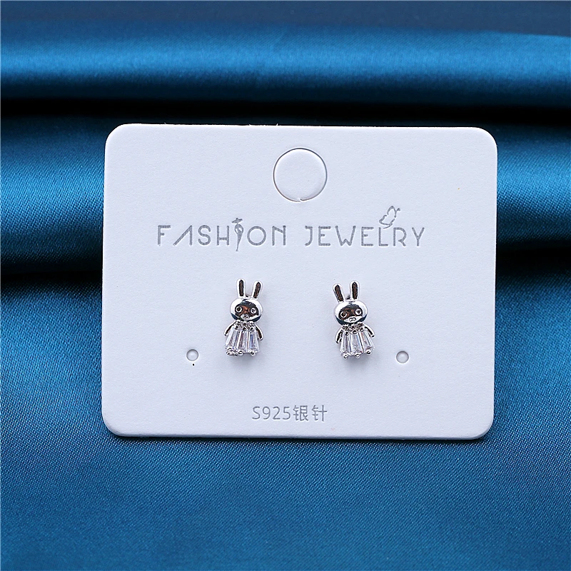 S925 серьги из чистого серебра изысканные модные женские серьги с маленьким белым кроликом из циркония, серебряные серьги для девочек
S925 серьги из чистого серебра изысканные модные женские серьги с маленьким белым кроликом из циркония, серебряные серьги для девочек