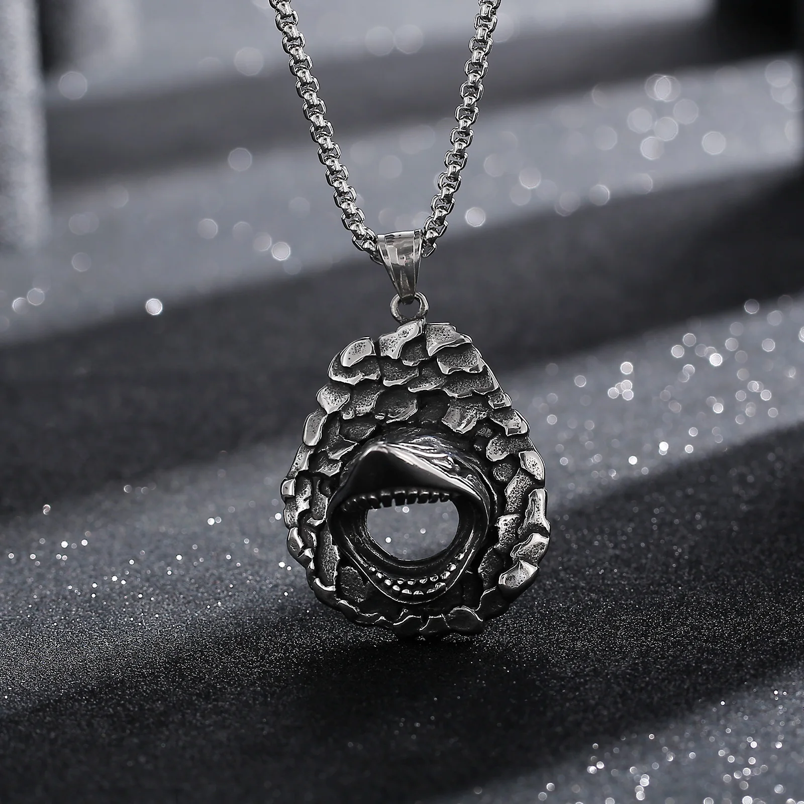 Punk style 48mm Great White Shark Pendant 316L Stainless Steel Men's Party Necklace Jewelry Gift For Friends
Punk style 48mm Great White Shark Pendant 316L Stainless Steel Men's Party Necklace Jewelry Gift For Friends