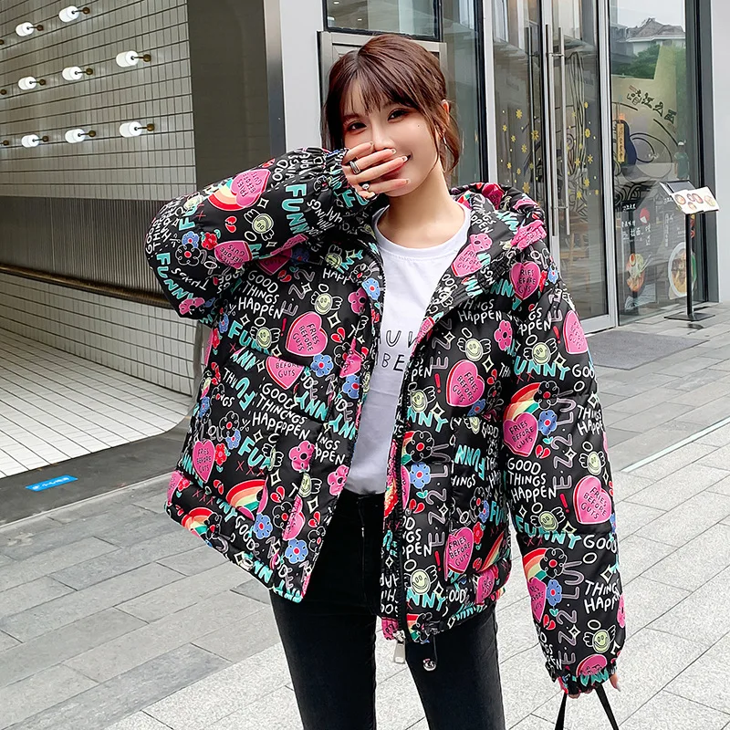 M-2XL2021 new European style camouflage graffiti printing short bread thick coat women's jacket down cotton jacket
M-2XL2021 new European style camouflage graffiti printing short bread thick coat women's jacket down cotton jacket
