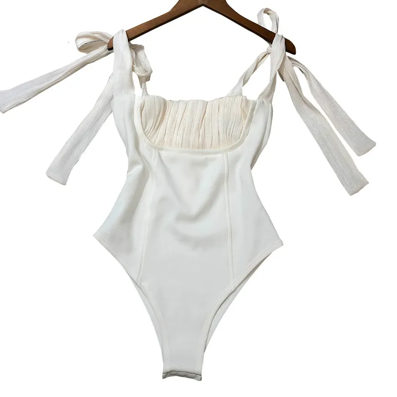 Женский комбинезон с рюшами, повседневный комбинезон без рукавов с квадратным вырезом и высокой талией, на шнуровке, лето 2020
Женский комбинезон с рюшами, повседневный комбинезон без рукавов с квадратным вырезом и высокой талией, на шнуровке, лето 2020