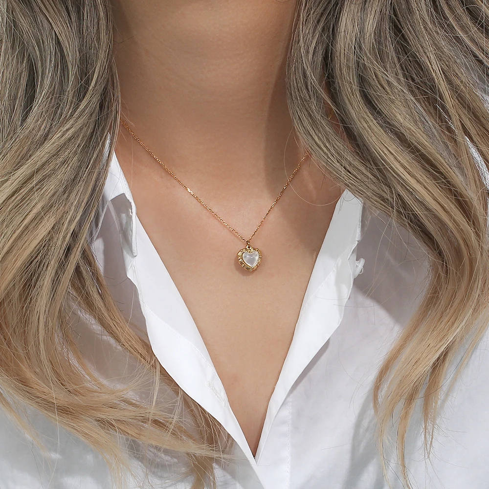 2022 Stainless Steel 18K Gold Plated Mother OF Pearl Heart Pendant Necklace Romantic Lovely White Shell Love Necklace
2022 Stainless Steel 18K Gold Plated Mother OF Pearl Heart Pendant Necklace Romantic Lovely White Shell Love Necklace