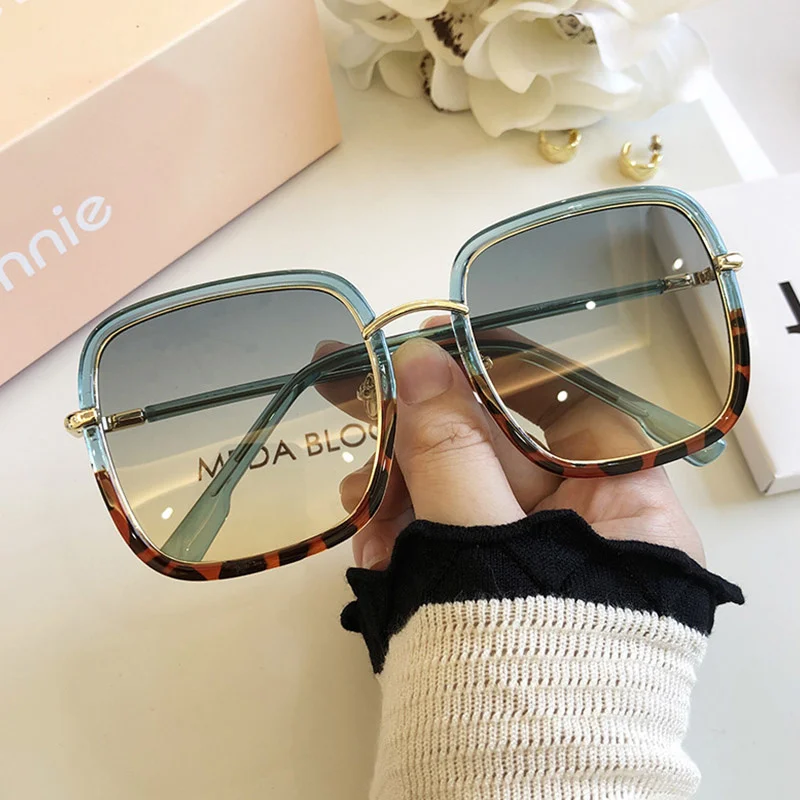 Women Square Blue Leopard Sunglasses Color Frame Trend Glasses High Quality Oversized Sun Glasses For Female Men Oculos uv400
Women Square Blue Leopard Sunglasses Color Frame Trend Glasses High Quality Oversized Sun Glasses For Female Men Oculos uv400