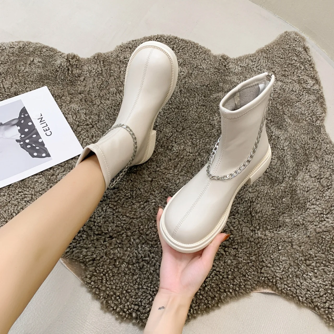 Woman Martin Boots Women's Platform Ankle Boots Woman Black Zipper Martin Boots Fashion All-match Short Boots
Woman Martin Boots Women's Platform Ankle Boots Woman Black Zipper Martin Boots Fashion All-match Short Boots