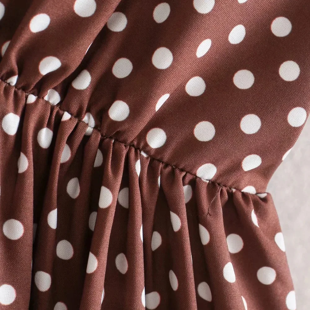 2021 Euro American summer new trend sexy V-neck women's fashion versatile Polka Dot Mini Dress
2021 Euro American summer new trend sexy V-neck women's fashion versatile Polka Dot Mini Dress