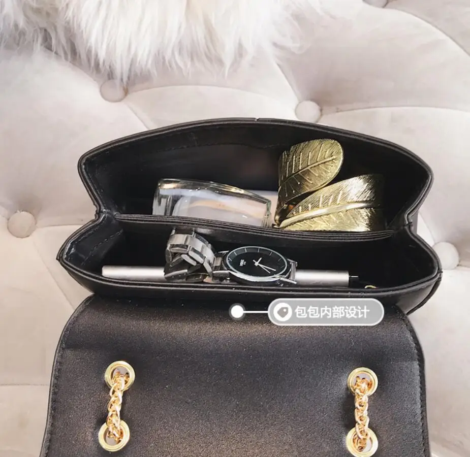 Fashion Ladies European Square bag 2019 NewQuality PU Leather Women's Designer Luxury Handbag Lock Chain Shoulder Messenger Bags
Fashion Ladies European Square bag 2019 NewQuality PU Leather Women's Designer Luxury Handbag Lock Chain Shoulder Messenger Bags