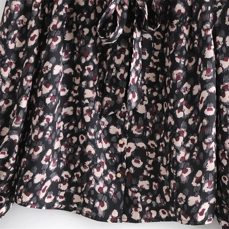 TRAF Women 2020 Fashion Print Stylish Office Wear Blouses Vintage Bow Tied Collar Long Sleeve Female Shirts Streetwear
TRAF Women 2020 Fashion Print Stylish Office Wear Blouses Vintage Bow Tied Collar Long Sleeve Female Shirts Streetwear
