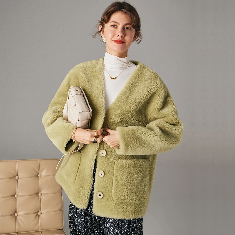 Green Shearling Jacket Thick Warm Fur Single Breasted V-Neck Coats and Jackets Women 2020 Women's Winter Warm Coat
Green Shearling Jacket Thick Warm Fur Single Breasted V-Neck Coats and Jackets Women 2020 Women's Winter Warm Coat