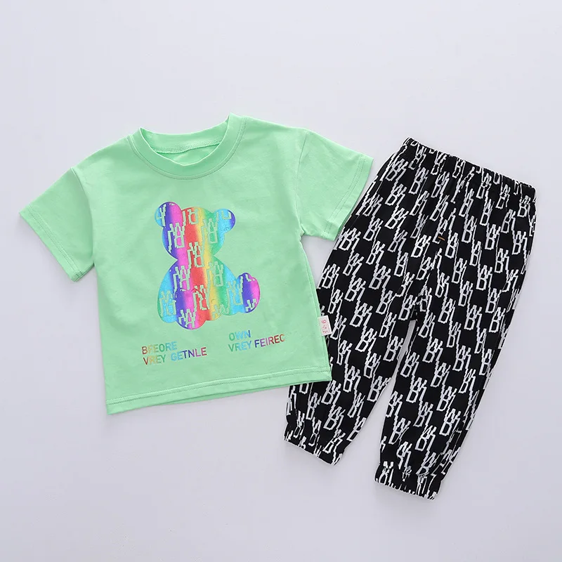 2021 Baby Boys Casual Summer Clothing Sets Toddler Girls Cartoon Letter Print T-Shirt +letter Fully Print Shorts Kids Outfits 
2021 Baby Boys Casual Summer Clothing Sets Toddler Girls Cartoon Letter Print T-Shirt +letter Fully Print Shorts Kids Outfits
