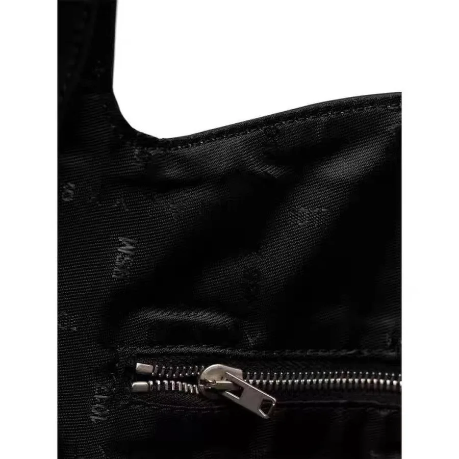 Genuine Leather 1017 Alyx 9Sm Shoulder Bags Men Women ALYX Tonal Double Belt Bag Shopping Handbag
Genuine Leather 1017 Alyx 9Sm Shoulder Bags Men Women ALYX Tonal Double Belt Bag Shopping Handbag
