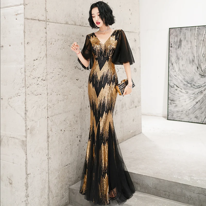 Evening Dress V-Neck Lace Half Sleeves Sequins Zipper Back Floor-Length Elegant Mermaid Plus size Women Formal Party Gown C378
Evening Dress V-Neck Lace Half Sleeves Sequins Zipper Back Floor-Length Elegant Mermaid Plus size Women Formal Party Gown C378