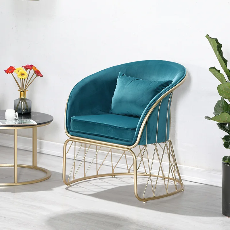 ChinaFurniture processing and production factory modern light luxury velvet single sofa with stainless steel foot
ChinaFurniture processing and production factory modern light luxury velvet single sofa with stainless steel foot
