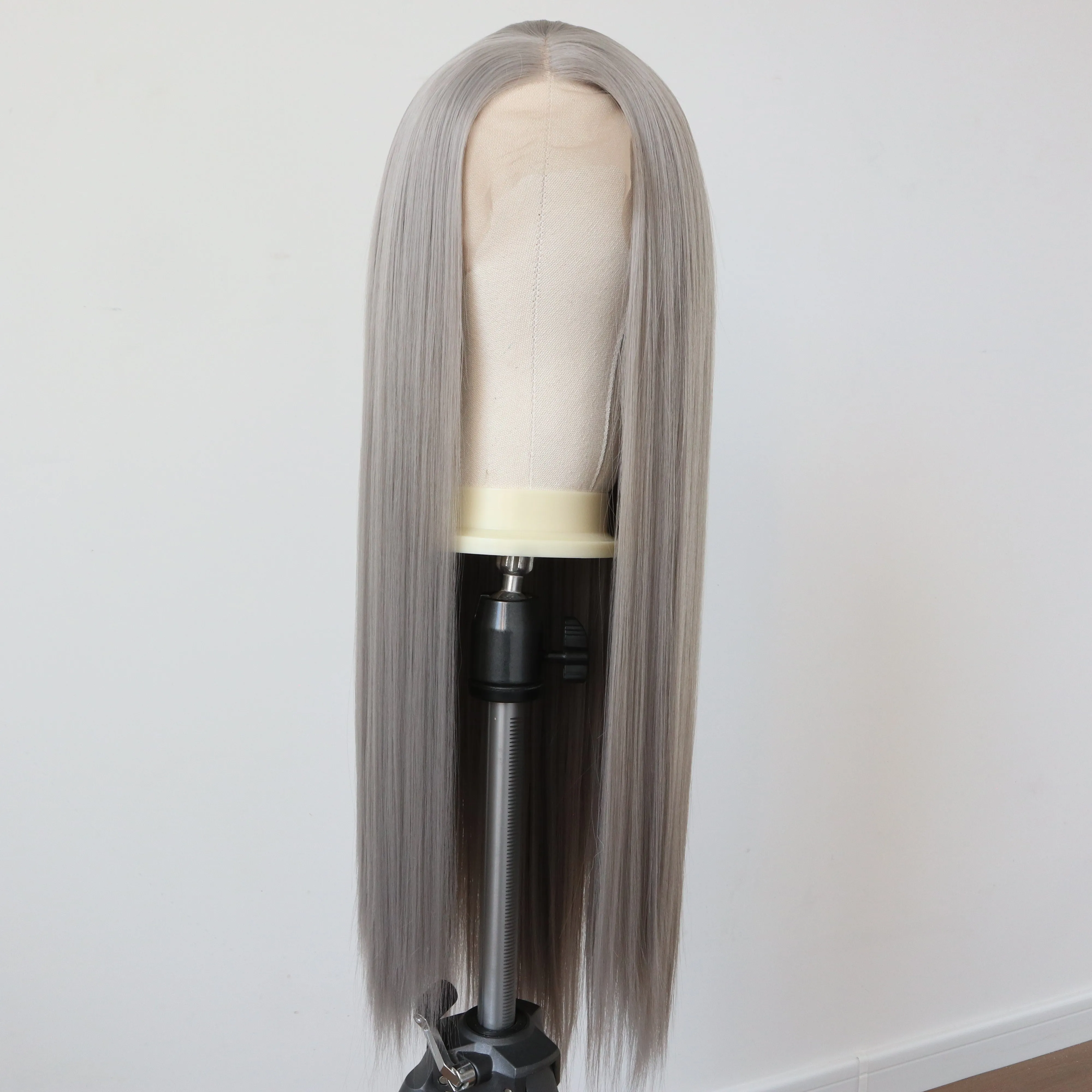 Длинные прямые серые синтетические парики для женщин, термостойкие волосы из волокна, серый парик, синтетический парик на сетке спереди 
Длинные прямые серые синтетические парики для женщин, термостойкие волосы из волокна, серый парик, синтетический парик на сетке спереди