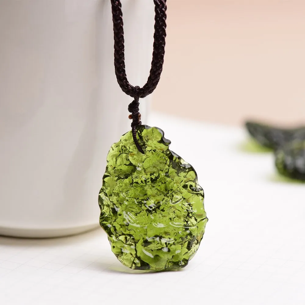 1Pc Moldavite Czech Meteorite Green Crystal Genuine Healing Energy Pendant Necklace Inspirational Jewelry Gifts for Women Men
1Pc Moldavite Czech Meteorite Green Crystal Genuine Healing Energy Pendant Necklace Inspirational Jewelry Gifts for Women Men