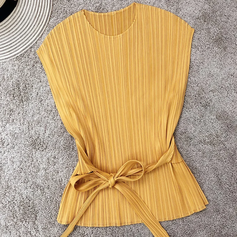 Pleated Sleeveless Lace-up T-shirt Top Summer Rushed Bottoming Shirt O-neck Belt Slim Waist Tshirt 2021 Women Casual Clothes
Pleated Sleeveless Lace-up T-shirt Top Summer Rushed Bottoming Shirt O-neck Belt Slim Waist Tshirt 2021 Women Casual Clothes