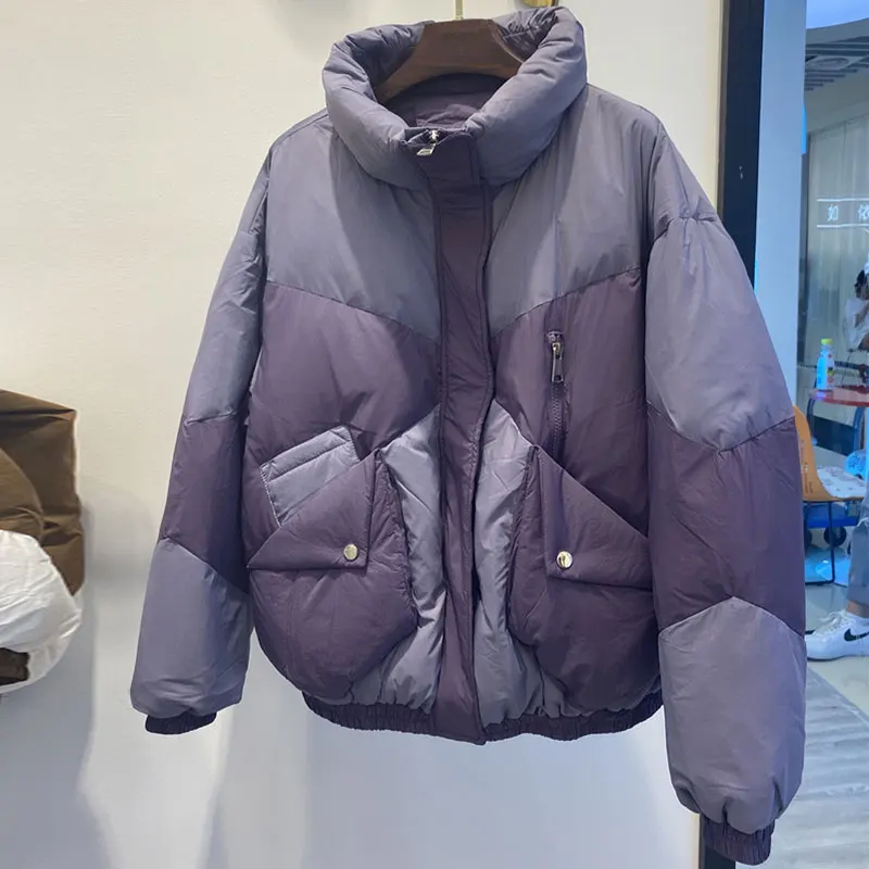 Winter 2021 New Women's Puffer Jacket Casual Loose Short Stitching Warmth Thickening White Duck Down Contrast Ladies Down Coat
Winter 2021 New Women's Puffer Jacket Casual Loose Short Stitching Warmth Thickening White Duck Down Contrast Ladies Down Coat