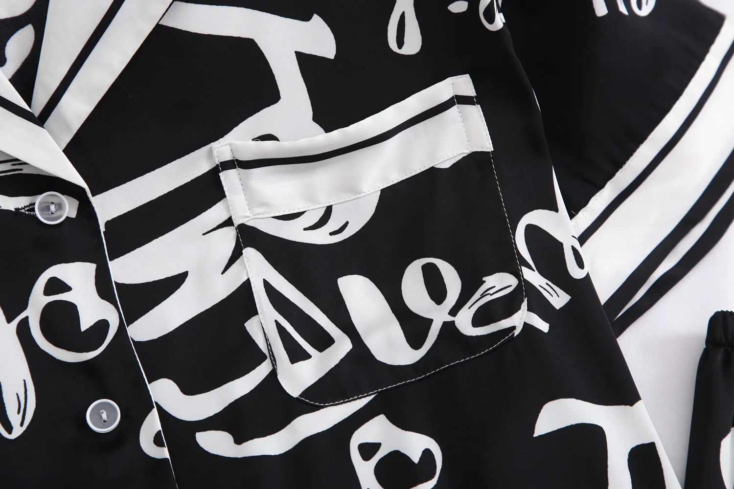 Cute Style Thin Section Letter Printed Shorts Women's Pajamas Set Printed Letter Short-Sleeved Home Suit Fashion Pijama Mujer
Cute Style Thin Section Letter Printed Shorts Women's Pajamas Set Printed Letter Short-Sleeved Home Suit Fashion Pijama Mujer