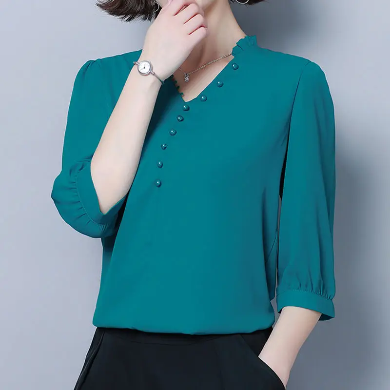 Ruffles V-neck solid blouse Women Fashion elegant half sleeve plus size 4XL blue shirt ladies 2021 new summer casual Mom tops
Ruffles V-neck solid blouse Women Fashion elegant half sleeve plus size 4XL blue shirt ladies 2021 new summer casual Mom tops