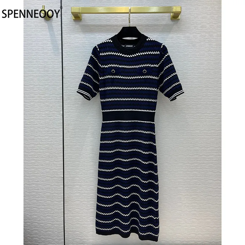 SPENNEOOY Designer Brand Autumn Fashion Striped Knitting Sheath Dress Women Short Sleeve Yarn Sweater Dresses
SPENNEOOY Designer Brand Autumn Fashion Striped Knitting Sheath Dress Women Short Sleeve Yarn Sweater Dresses