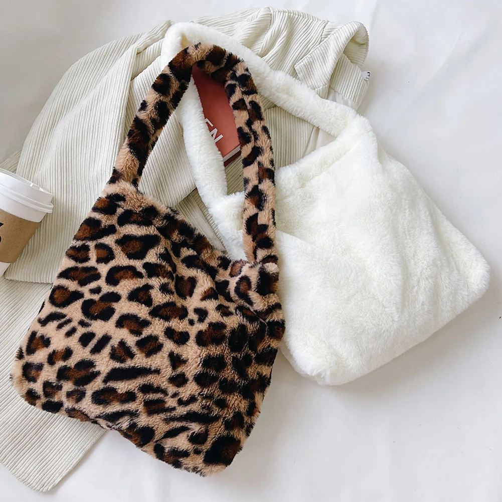 Women Fashion Shoulder Bag Plush Solid Color Underarm Bag Ladies Casual Shoulder Bags Winter Decoration Supplies
Women Fashion Shoulder Bag Plush Solid Color Underarm Bag Ladies Casual Shoulder Bags Winter Decoration Supplies