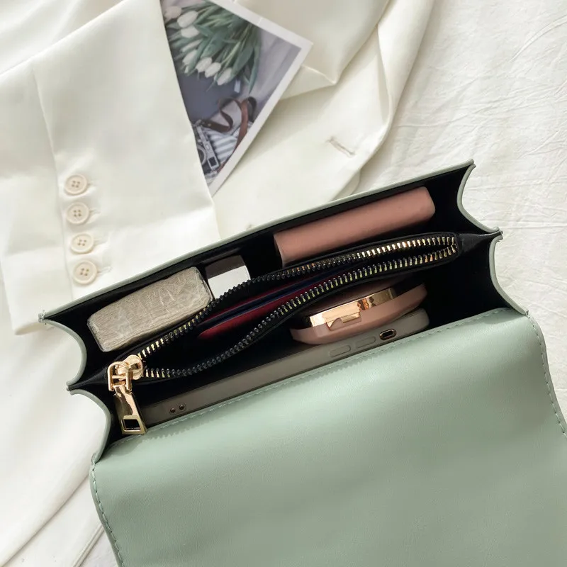 Simple Small Chain Crossbody Bags for Women Leather Flap Handbags Women Pure Color Chic Shoulder Bag Summer Square Messenger Bag
Simple Small Chain Crossbody Bags for Women Leather Flap Handbags Women Pure Color Chic Shoulder Bag Summer Square Messenger Bag