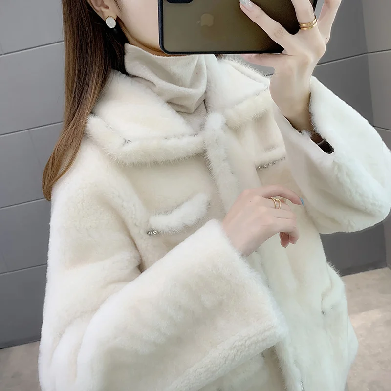 Fur All-in-one Coat Mink Edge Lamb Fur Leather Women's Short Sheep Shearing Women's Fur Coat Winter
Fur All-in-one Coat Mink Edge Lamb Fur Leather Women's Short Sheep Shearing Women's Fur Coat Winter
