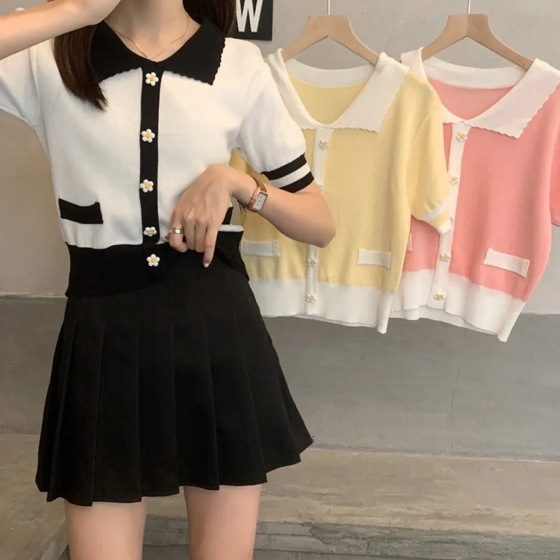 Fashion Striped Women Flower Button Knitted Cardigan 2021 Summer Short Sleeve Pocket Single-breasted Sweater Tops Korean Jumper
Fashion Striped Women Flower Button Knitted Cardigan 2021 Summer Short Sleeve Pocket Single-breasted Sweater Tops Korean Jumper