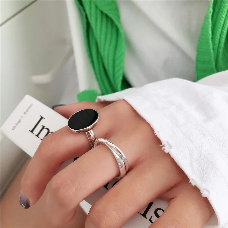 2021 new Japanese and Korean Black round card cross Women's rings female niche design sense net red index finger Women rings
2021 new Japanese and Korean Black round card cross Women's rings female niche design sense net red index finger Women rings