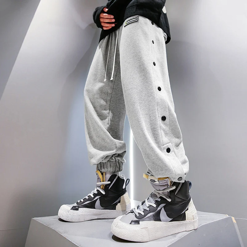 High Street Fashion Casual Pants Men Loose Fit Side Buttons Closure Designer Basketball Trousers Hip Hop Joggers Sweatpants
High Street Fashion Casual Pants Men Loose Fit Side Buttons Closure Designer Basketball Trousers Hip Hop Joggers Sweatpants