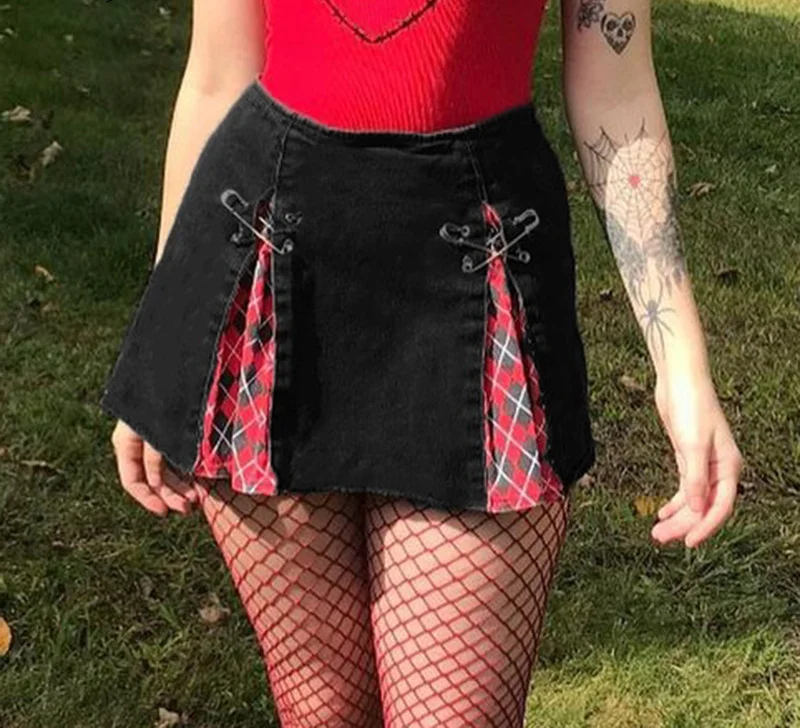 2021 new female skirt fashion dark black college style stitching lattice little black skirt female high waist casual A-line shor
2021 new female skirt fashion dark black college style stitching lattice little black skirt female high waist casual A-line shor