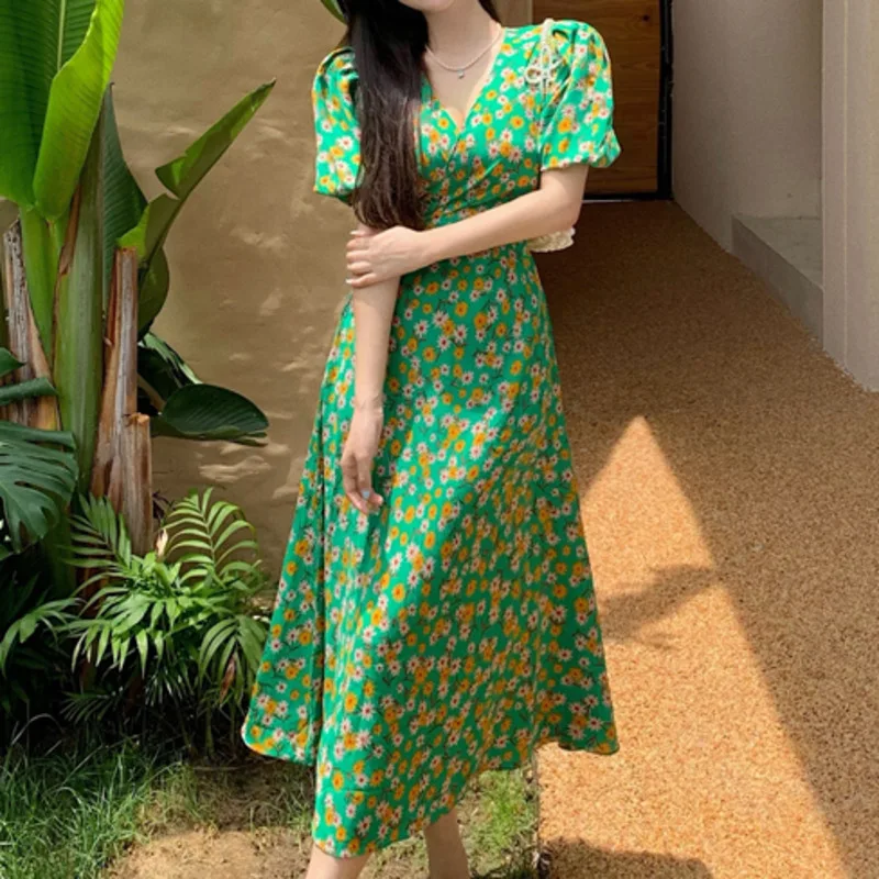 2021 Beach Elegant Vintage Chiffon Dress Women Clothing Summer Fashion Printed Short Sleeve Midi Strappy Dress Vestidos De Mujer
2021 Beach Elegant Vintage Chiffon Dress Women Clothing Summer Fashion Printed Short Sleeve Midi Strappy Dress Vestidos De Mujer