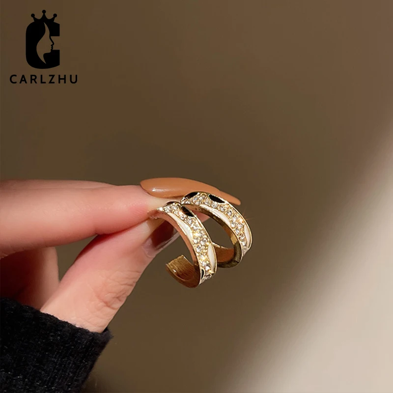 925 Silver Needle with Rhinestone Dripping Geometric C-shaped Hoop Earrings Korean Temperament Earring Jewelry Wholesale
925 Silver Needle with Rhinestone Dripping Geometric C-shaped Hoop Earrings Korean Temperament Earring Jewelry Wholesale