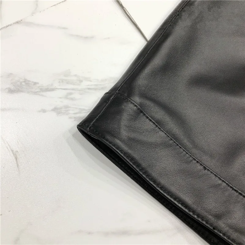 Leather Women Knee Genuine Length Shorts Fashion Simple Solid Color Straight Slim High Waist Trousers Female Casual Sweatpants
Leather Women Knee Genuine Length Shorts Fashion Simple Solid Color Straight Slim High Waist Trousers Female Casual Sweatpants