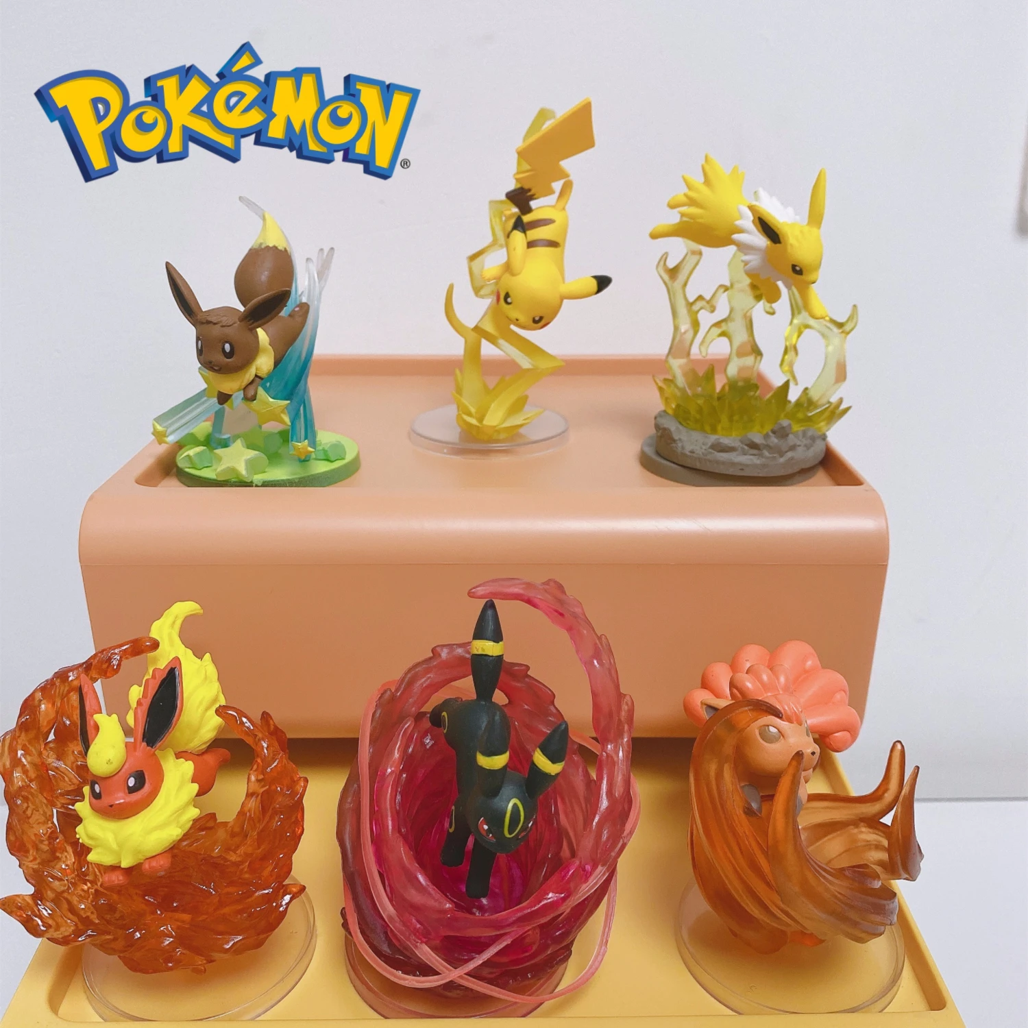 Детский подарок на Хэллоуин, аниме-фигурки героев, модель настольного декора, анимационное украшение, Flareon Jolteon Eevee Umbreon
Детский подарок на Хэллоуин, аниме-фигурки героев, модель настольного декора, анимационное украшение, Flareon Jolteon Eevee Umbreon