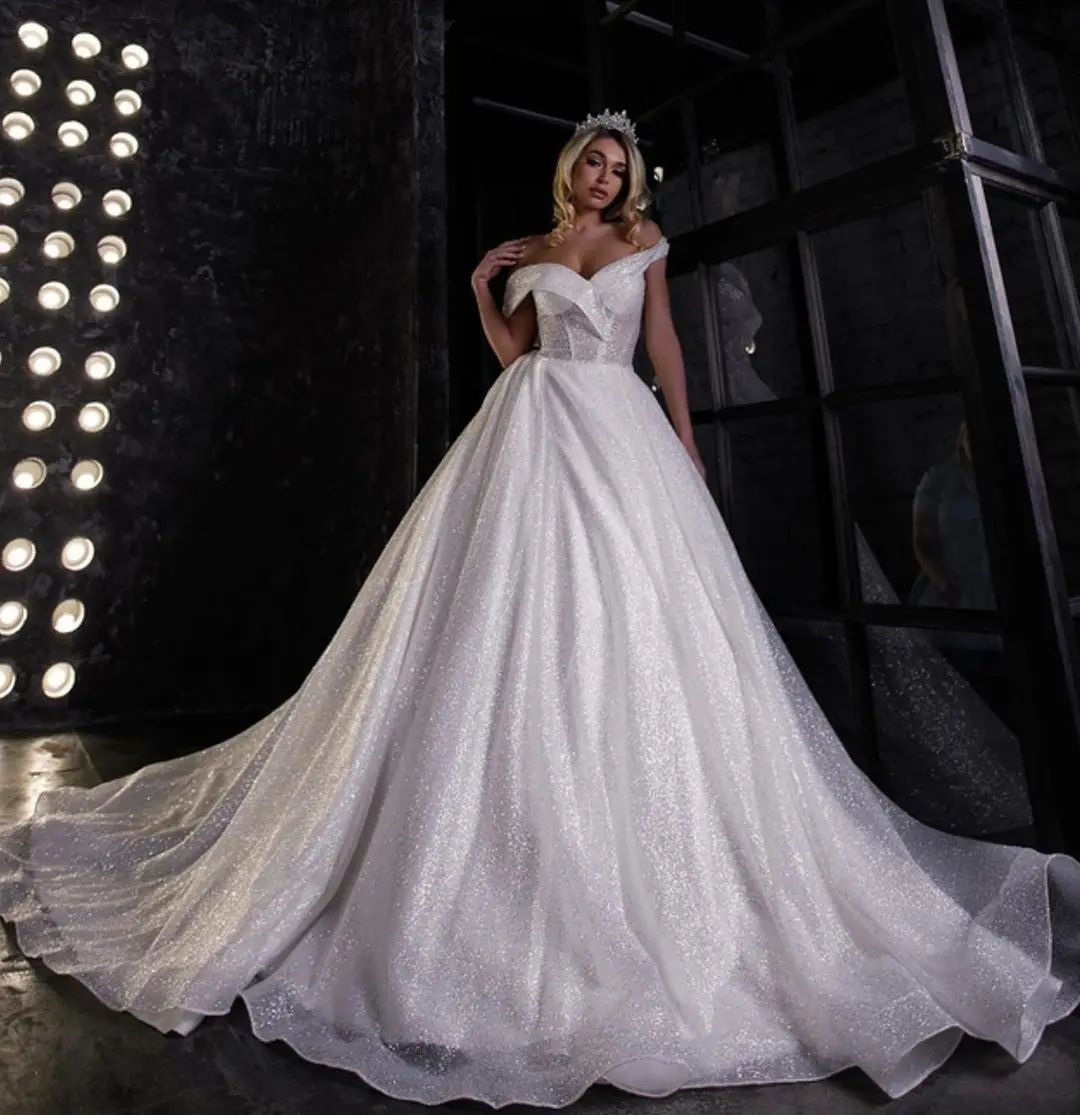 Simple Boho Wedding Dresses Sexy V Neck Lace Off Shoulder A Line Sequined Bridal Gown Custom Bride Dress
Simple Boho Wedding Dresses Sexy V Neck Lace Off Shoulder A Line Sequined Bridal Gown Custom Bride Dress