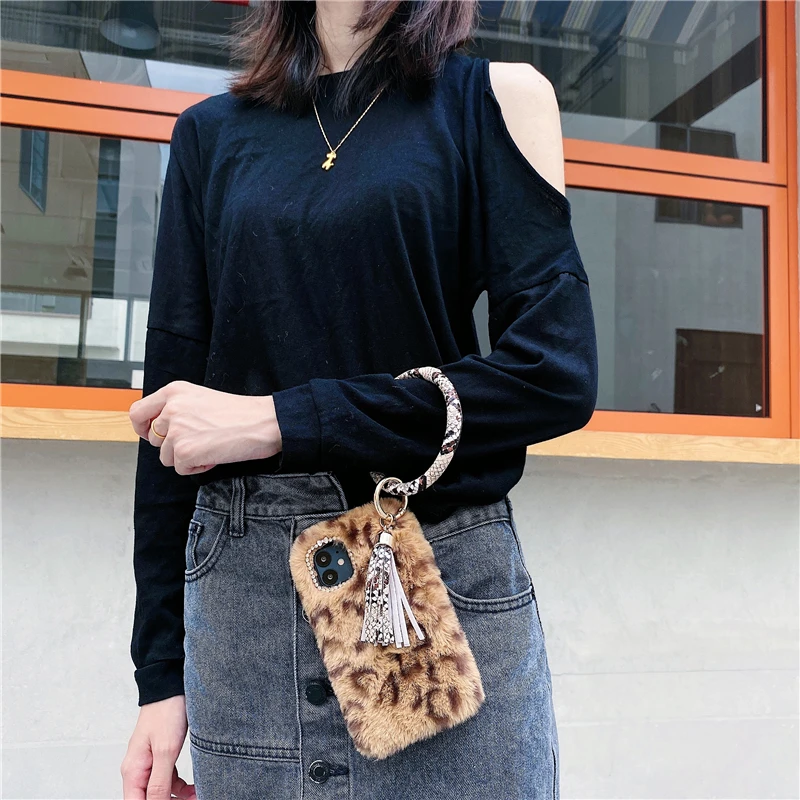 For Samsung Galaxy A10/20/30/40/50/70/80/90 S A21/31/41/51/71 Leopard Fluffy Fur Big Circle Hand Ring Tassel Pendant Case Cover
For Samsung Galaxy A10/20/30/40/50/70/80/90 S A21/31/41/51/71 Leopard Fluffy Fur Big Circle Hand Ring Tassel Pendant Case Cover
