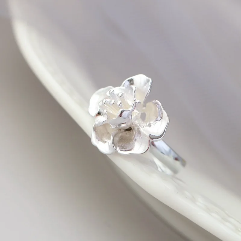 Fashion Big Petal Silver Ring 925 Sterling Silver Ring Ladies Trendy Silver Ring Wedding Ring Women Jewelry Rings For Women
Fashion Big Petal Silver Ring 925 Sterling Silver Ring Ladies Trendy Silver Ring Wedding Ring Women Jewelry Rings For Women