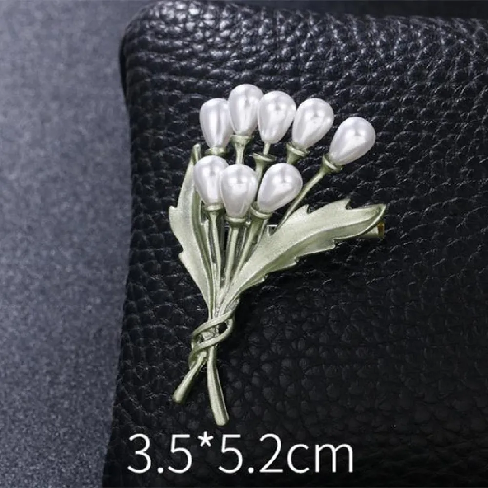 Simple personality flower brooch electroplated alloy pearl brooch wool brooch button sweater suitcase accessories
Simple personality flower brooch electroplated alloy pearl brooch wool brooch button sweater suitcase accessories