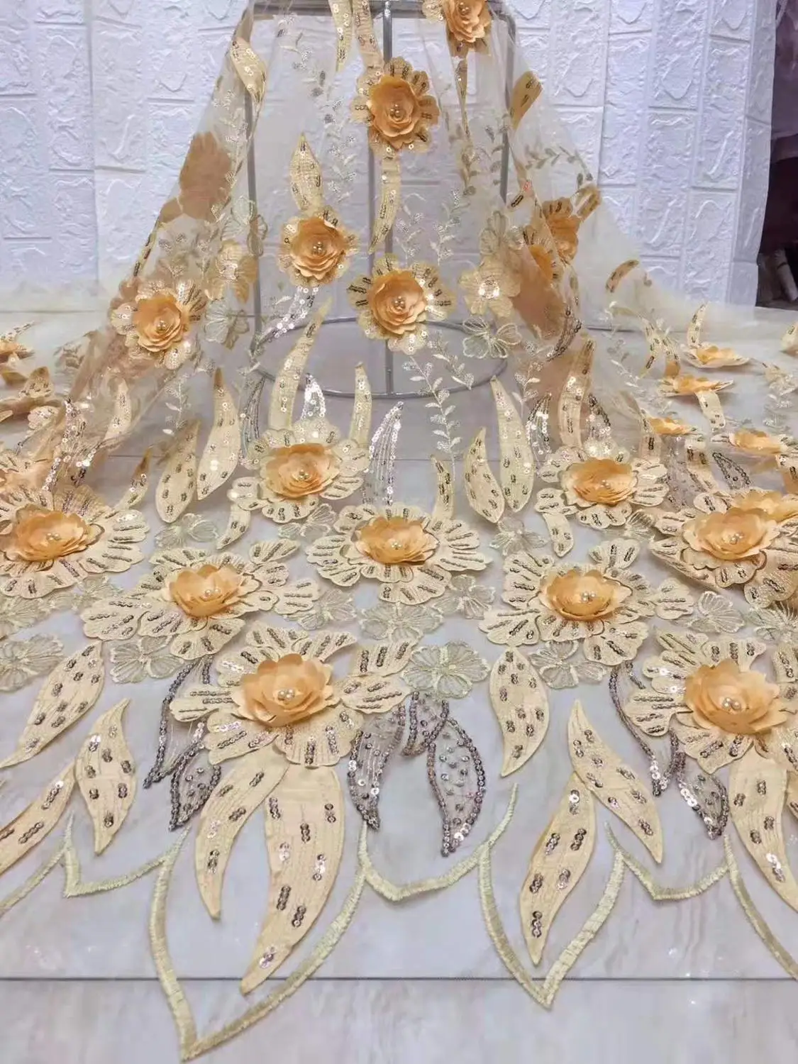 NEW High Quality 2019 Tulle Beaded French Nigerian Lace Fabrics Sequins Embroidered Guipure African 3d Lace Fabric Yellow X10
NEW High Quality 2019 Tulle Beaded French Nigerian Lace Fabrics Sequins Embroidered Guipure African 3d Lace Fabric Yellow X10