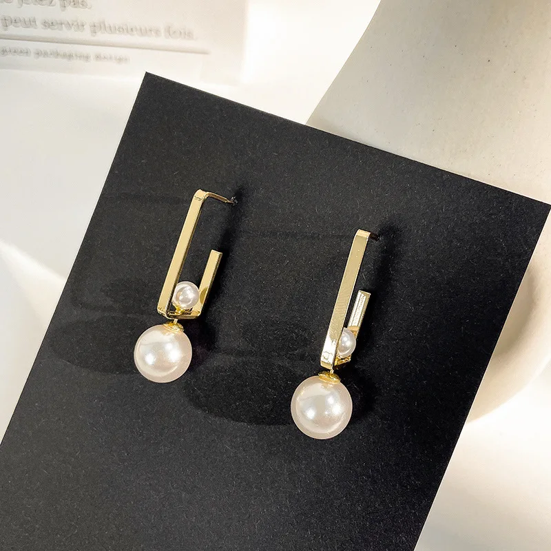 New Fashion Korean Metal Big Pearl Earrings for Women Unique Geometric Statement Earrings Minimalist Jewelry
New Fashion Korean Metal Big Pearl Earrings for Women Unique Geometric Statement Earrings Minimalist Jewelry