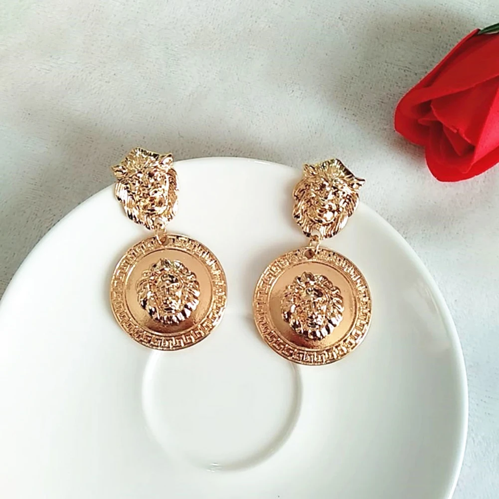 Женские Модные круглые серьги-подвески в виде головы льва, 1 шт., ретро-серьги из сплава с геометрическим рисунком, ювелирные аксессуары, вис...
Женские Модные круглые серьги-подвески в виде головы льва, 1 шт., ретро-серьги из сплава с геометрическим рисунком, ювелирные аксессуары, вис...