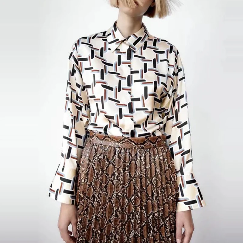 WXWT Women Geometry Print Shirt Blusas Mujer De Moda Long Sleeve Single Breasted Blouses Ladies Tops BB4347
WXWT Women Geometry Print Shirt Blusas Mujer De Moda Long Sleeve Single Breasted Blouses Ladies Tops BB4347