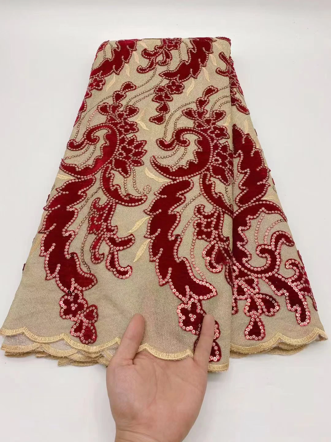 new fashion sequins velvet lace fabric 2021 the latest velvet lace fabric with sequins for clothes sewing XS9151 
new fashion sequins velvet lace fabric 2021 the latest velvet lace fabric with sequins for clothes sewing XS9151