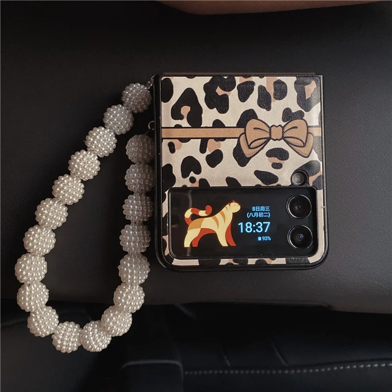 for Samsung zflip3 mobile phone case folding Z flip3 leopard shell f7110 folding screen women portable Lanyard case
for Samsung zflip3 mobile phone case folding Z flip3 leopard shell f7110 folding screen women portable Lanyard case