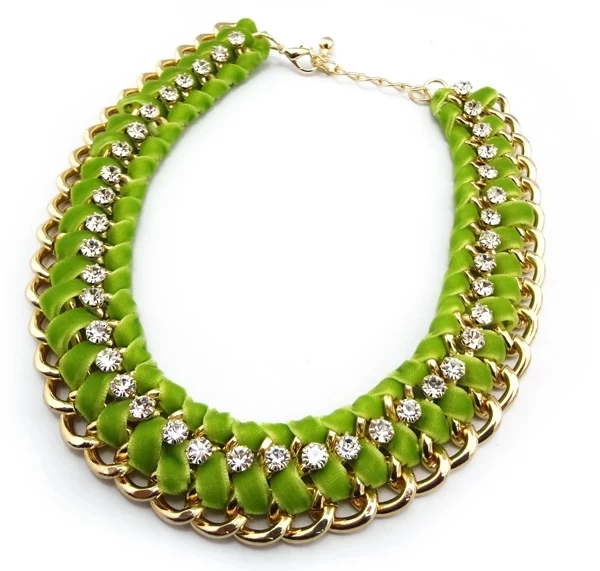 Golden chain diamond necklace aristocratic temperament lady sexy birthday party gift fashion jewelry accessories
Golden chain diamond necklace aristocratic temperament lady sexy birthday party gift fashion jewelry accessories