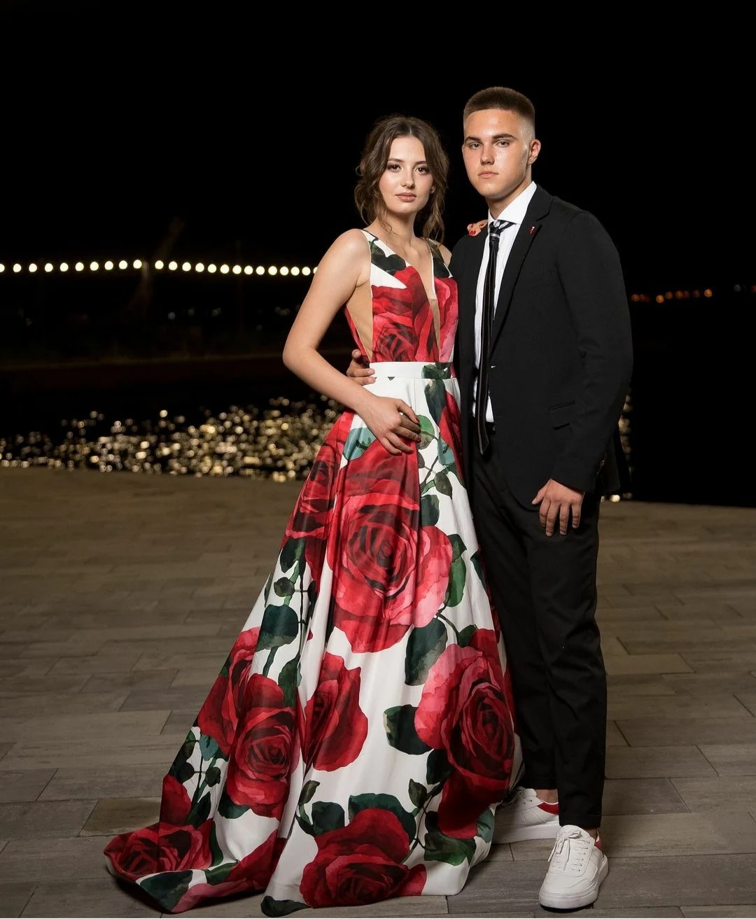 Classic Long V-Neck Floral Prom Dresses with Pockets A-Line Court Train Criss Cross Back Robes De Mariée Party Gown For Women
Classic Long V-Neck Floral Prom Dresses with Pockets A-Line Court Train Criss Cross Back Robes De Mariée Party Gown For Women