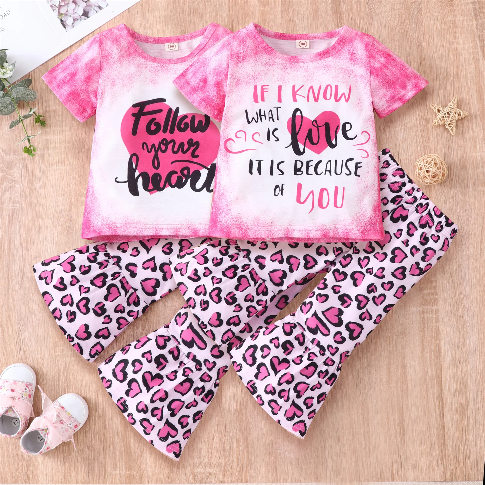 Valentine's Day Children Girls Clothing Sets Toddler Kids Girls Letter Short Sleeve Tops+Leopard Flare Pants Tracksuits Outfits
Valentine's Day Children Girls Clothing Sets Toddler Kids Girls Letter Short Sleeve Tops+Leopard Flare Pants Tracksuits Outfits