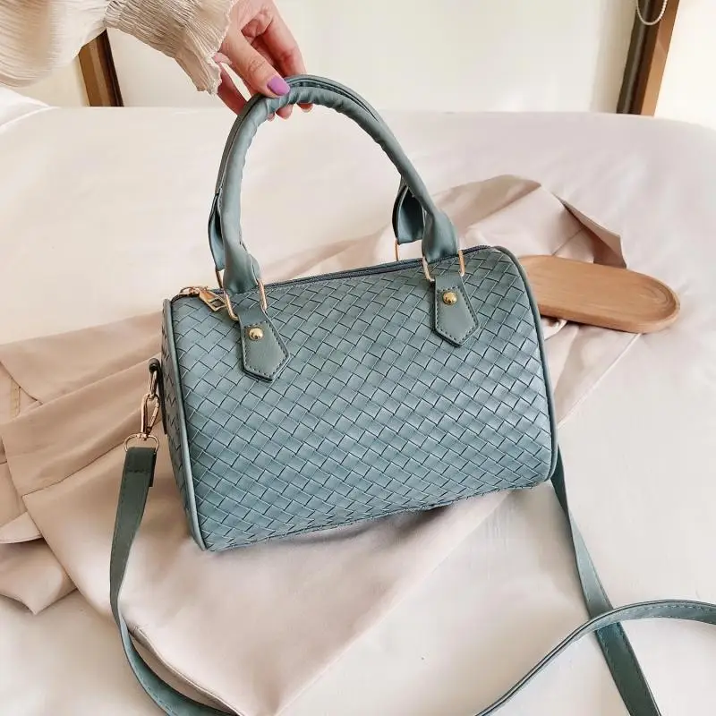 Fashion Woven Pu Ladies Handbag Large-Capacity Zip Shoulder Bag Ladies Casual Solid Color Messenger Bag
Fashion Woven Pu Ladies Handbag Large-Capacity Zip Shoulder Bag Ladies Casual Solid Color Messenger Bag