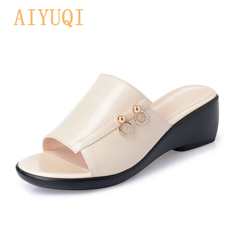 AIYUQI Women's Slippers Summer 2022 New Wedge Heel Outdoor Fashion Slippers Large Size 41 42 43 Middle-aged Mother Shoes
AIYUQI Women's Slippers Summer 2022 New Wedge Heel Outdoor Fashion Slippers Large Size 41 42 43 Middle-aged Mother Shoes