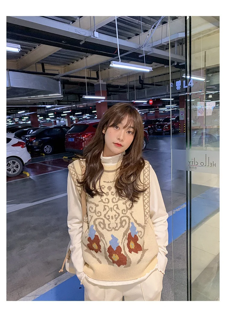 Floral Print Vest Women 2021 Autumn Winter Fashion Sleeveless Knitted Vests New Casual Loose Korean Waistcoat Top H211
Floral Print Vest Women 2021 Autumn Winter Fashion Sleeveless Knitted Vests New Casual Loose Korean Waistcoat Top H211